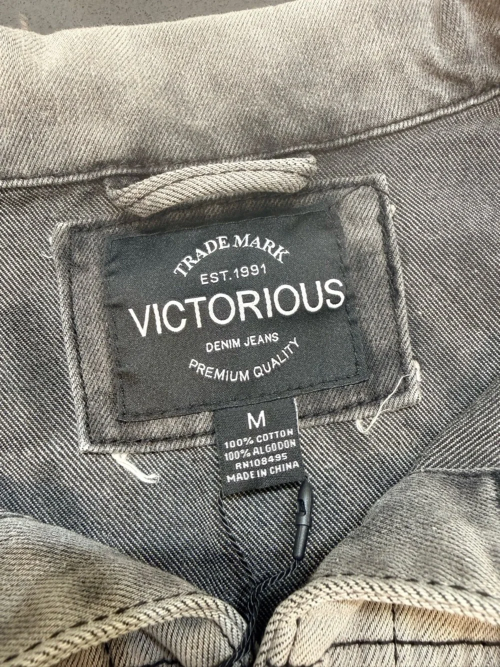 Victorious Gray Distressed Graphic Denim Jacket NWT Men’s Medium